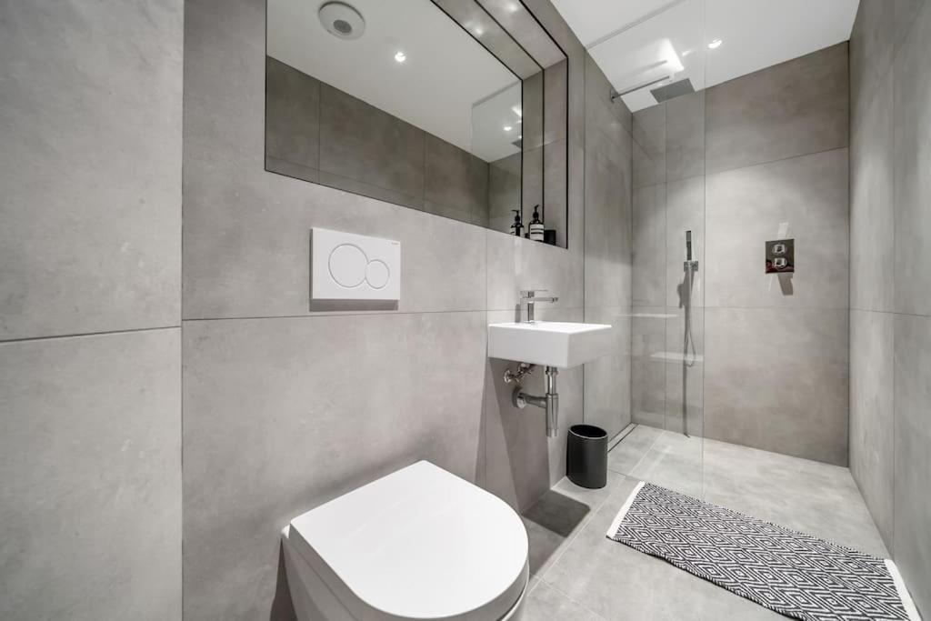 Trendy 2 Bedroom 2 Bathroom Apartment Minutes From Seafront In St Leonard'S Hastings St Leonards-on-Sea Bagian luar foto