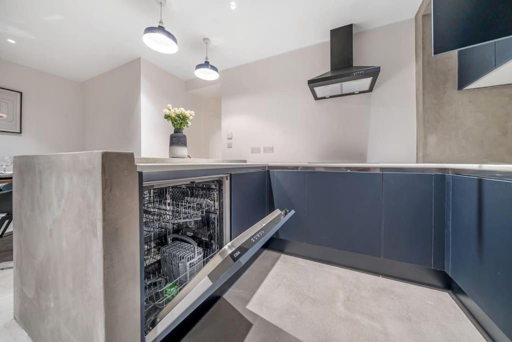 Trendy 2 Bedroom 2 Bathroom Apartment Minutes From Seafront In St Leonard'S Hastings St Leonards-on-Sea Bagian luar foto